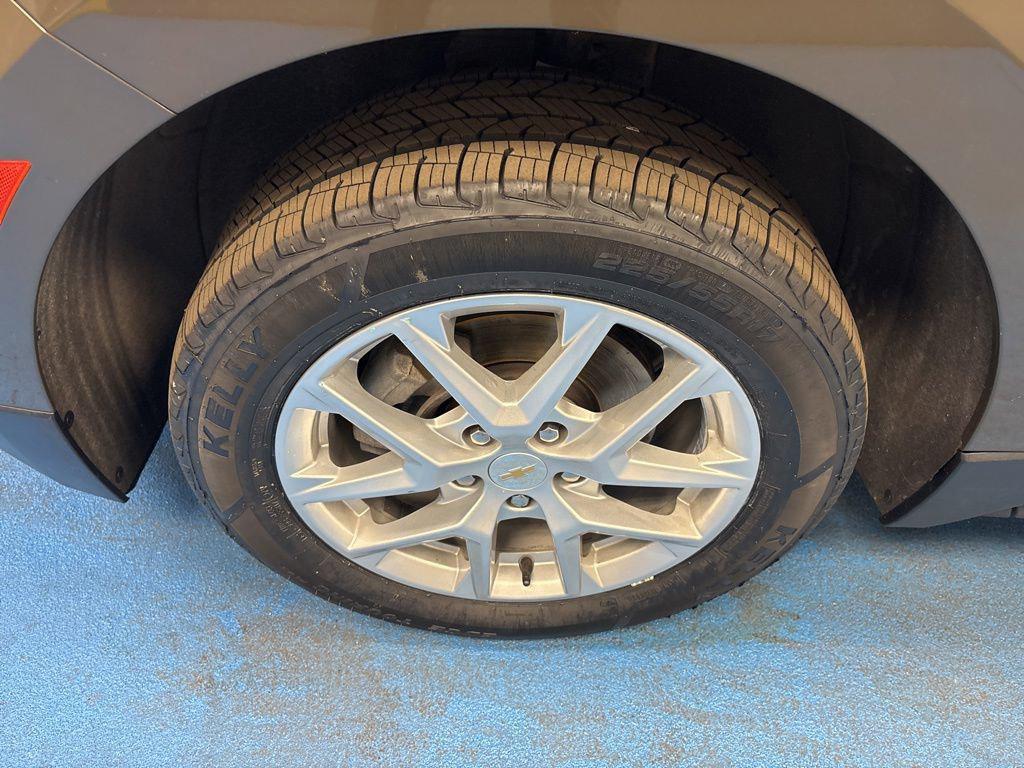 used 2024 Chevrolet Equinox car, priced at $22,990