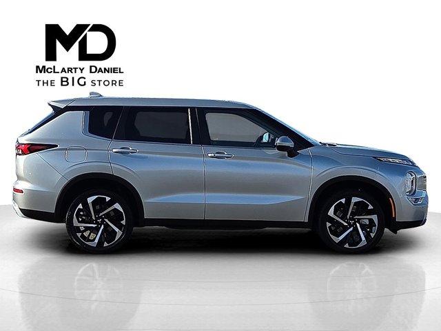 used 2024 Mitsubishi Outlander car, priced at $23,146