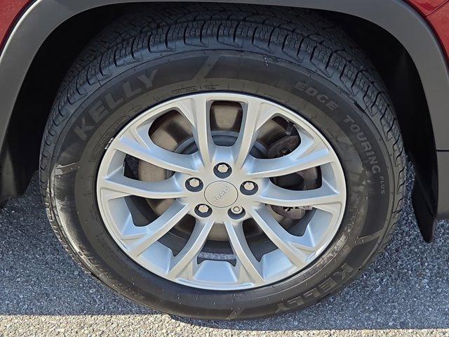 used 2019 Jeep Cherokee car, priced at $13,466