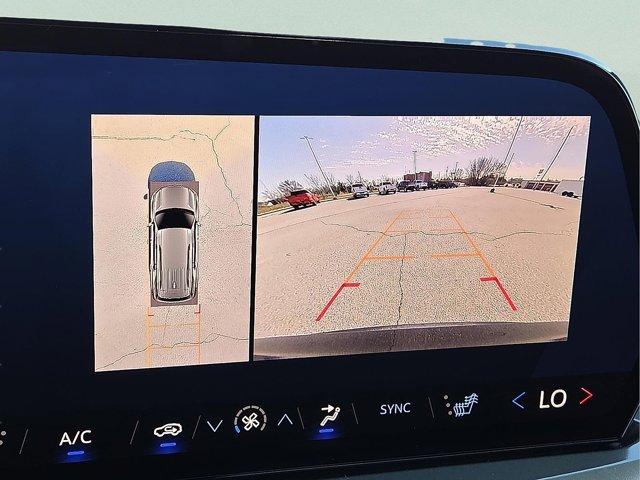 used 2024 Chevrolet Traverse car, priced at $29,303