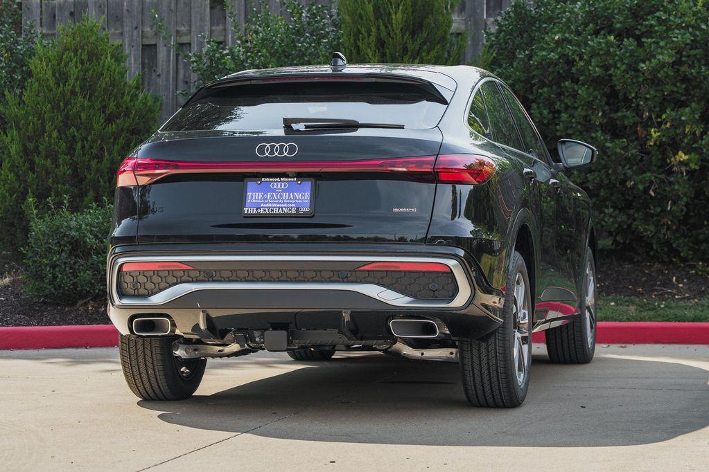 Audi Q5 view 3