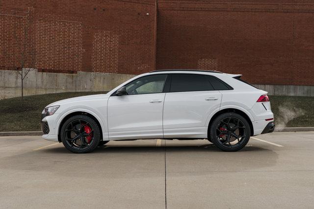 new 2026 Audi RS Q8 car, priced at $157,115