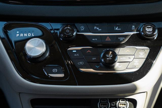 used 2024 Chrysler Pacifica car, priced at $30,667