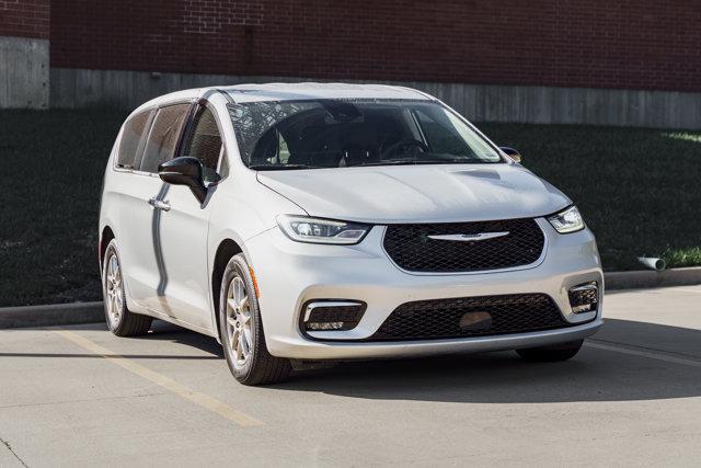used 2024 Chrysler Pacifica car, priced at $30,667