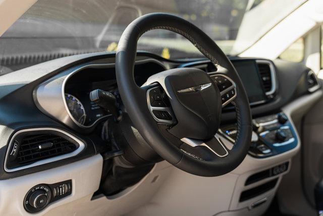 used 2024 Chrysler Pacifica car, priced at $30,667