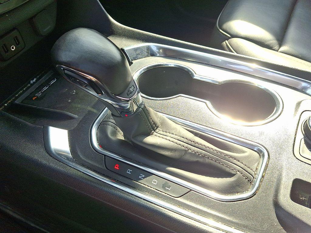 used 2024 Chevrolet Traverse car, priced at $33,000