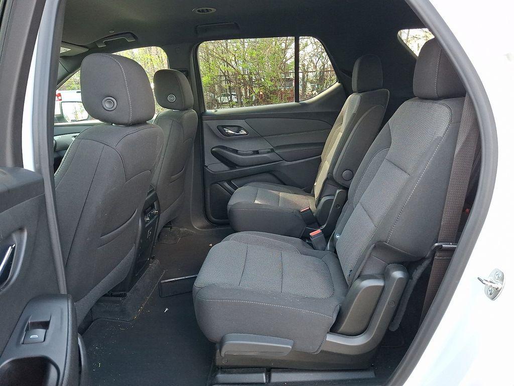 used 2024 Chevrolet Traverse car, priced at $34,000