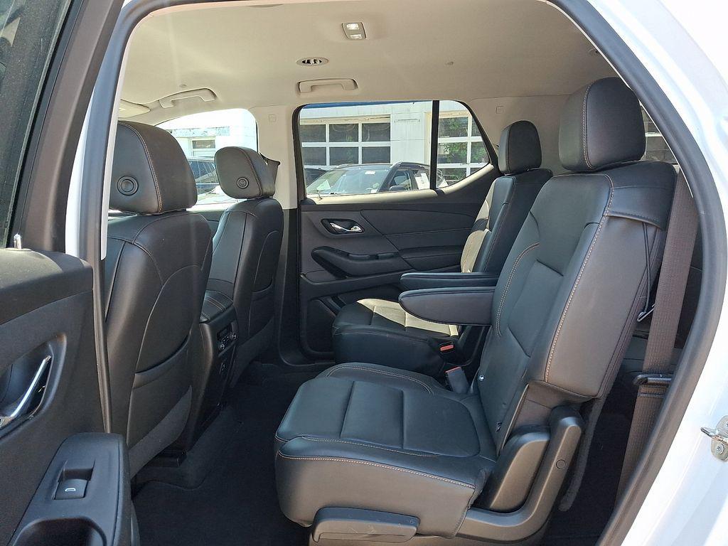 used 2021 Chevrolet Traverse car, priced at $23,500