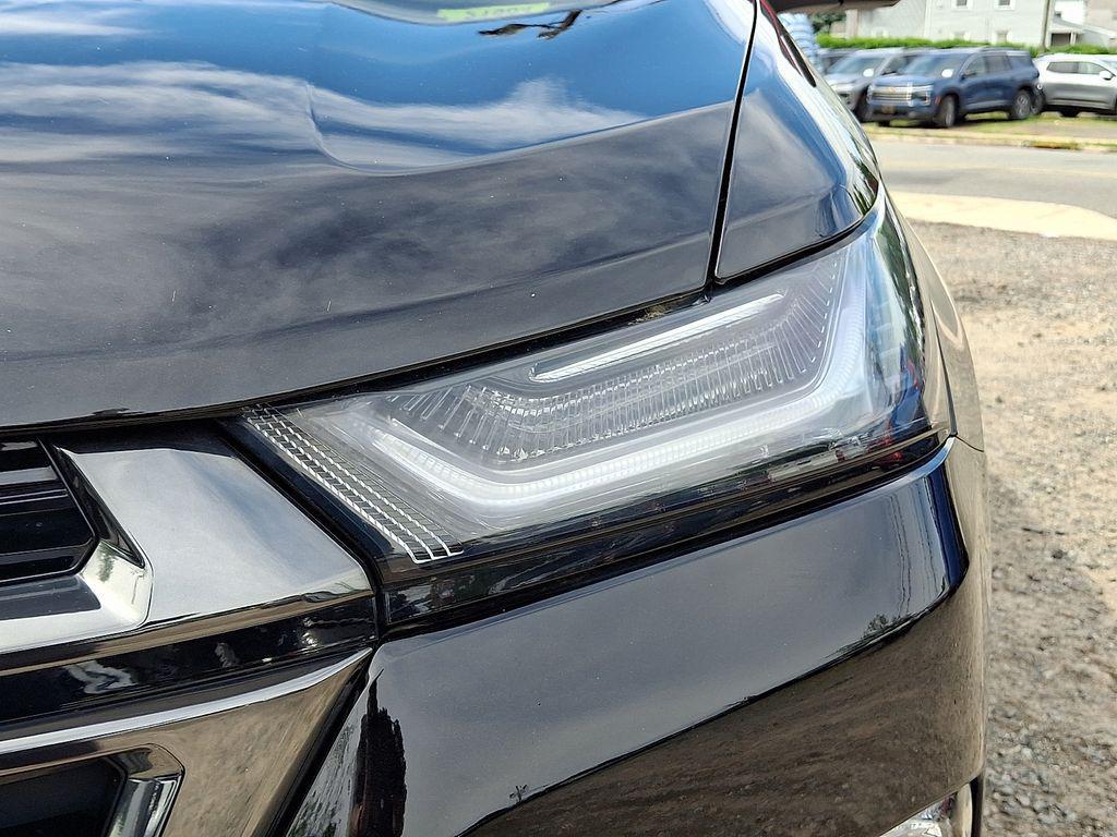 used 2023 Chevrolet Traverse car, priced at $34,000