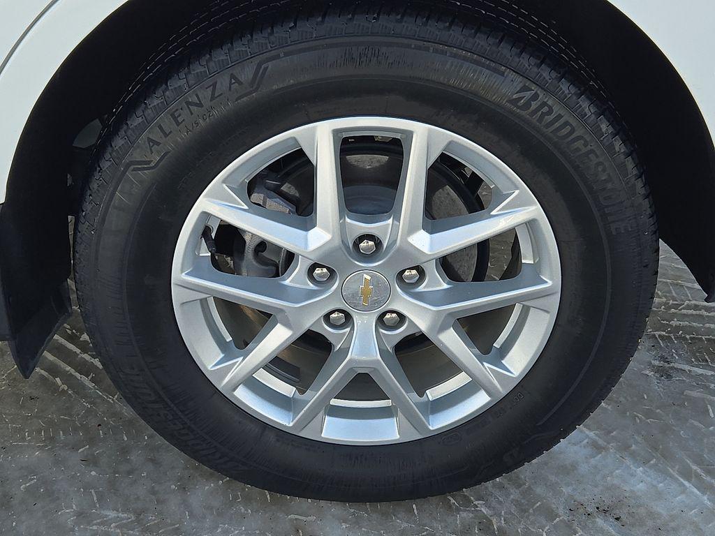 used 2023 Chevrolet Equinox car, priced at $21,000