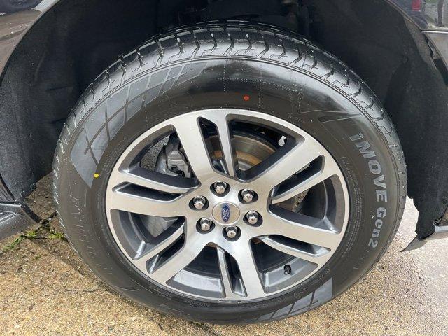 used 2024 Ford Expedition car, priced at $43,232
