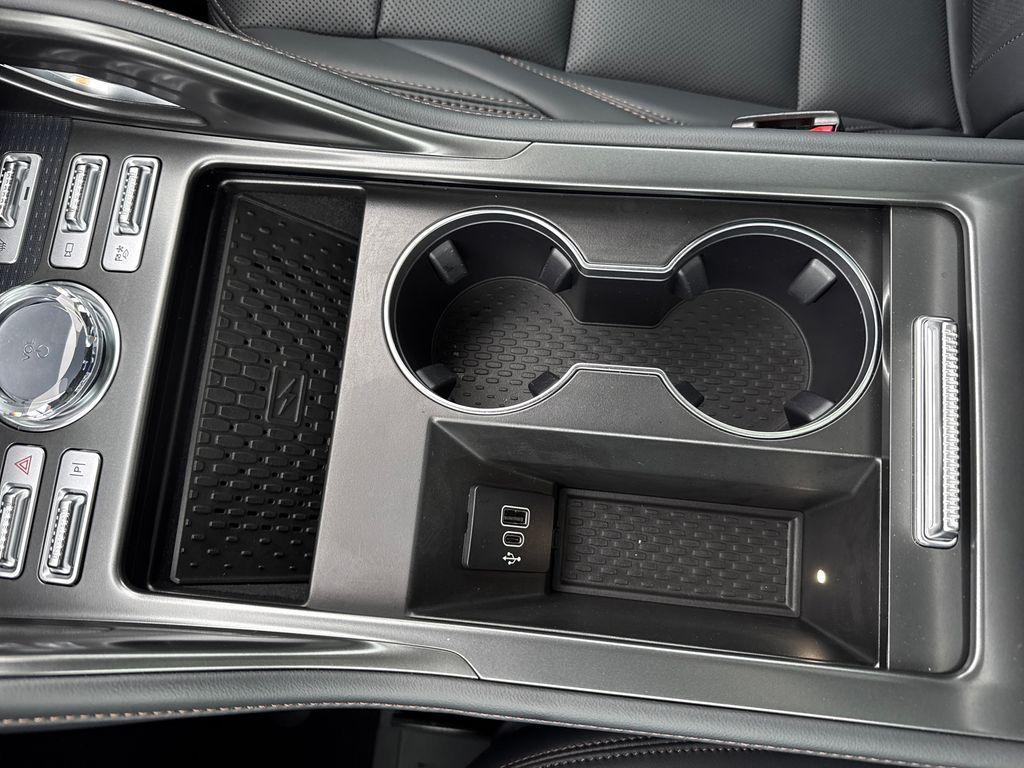 used 2025 Lincoln Nautilus car, priced at $55,566