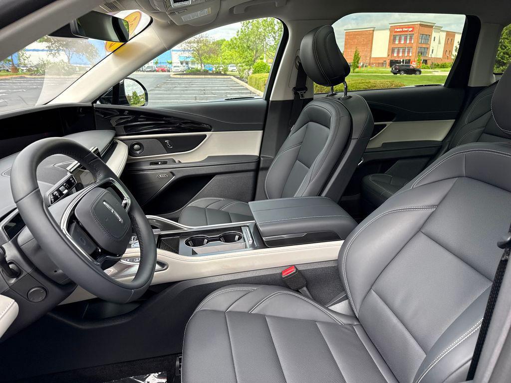 used 2025 Lincoln Nautilus car, priced at $56,171