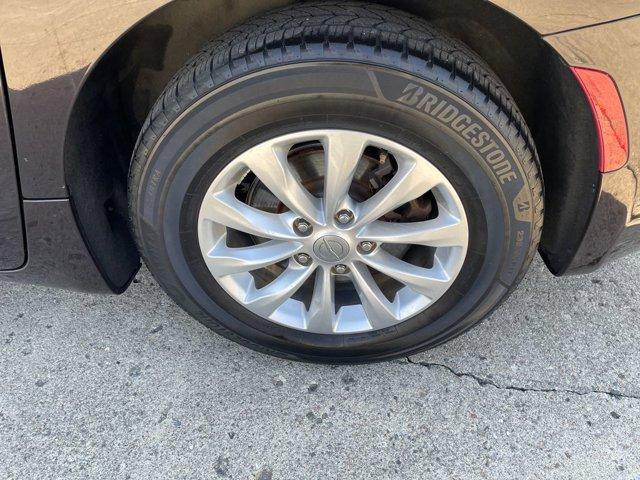 used 2018 Chrysler Pacifica car, priced at $11,532