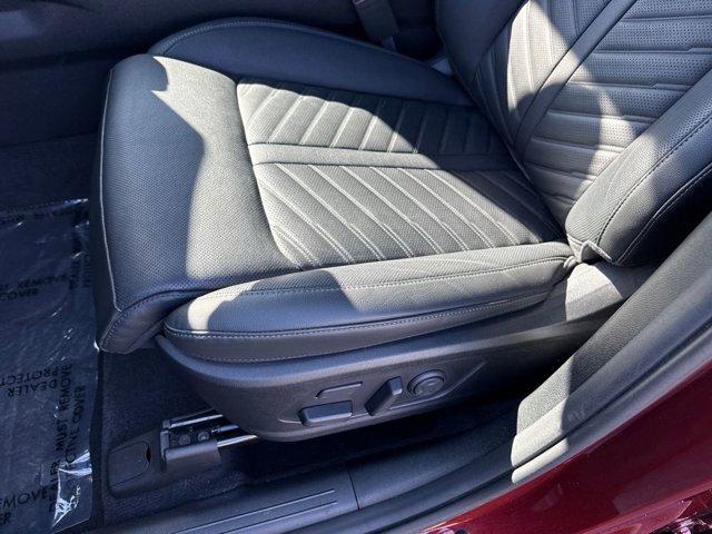 used 2024 Kia Sorento car, priced at $35,127