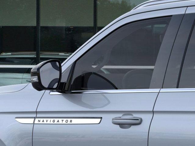 new 2025 Lincoln Navigator L car