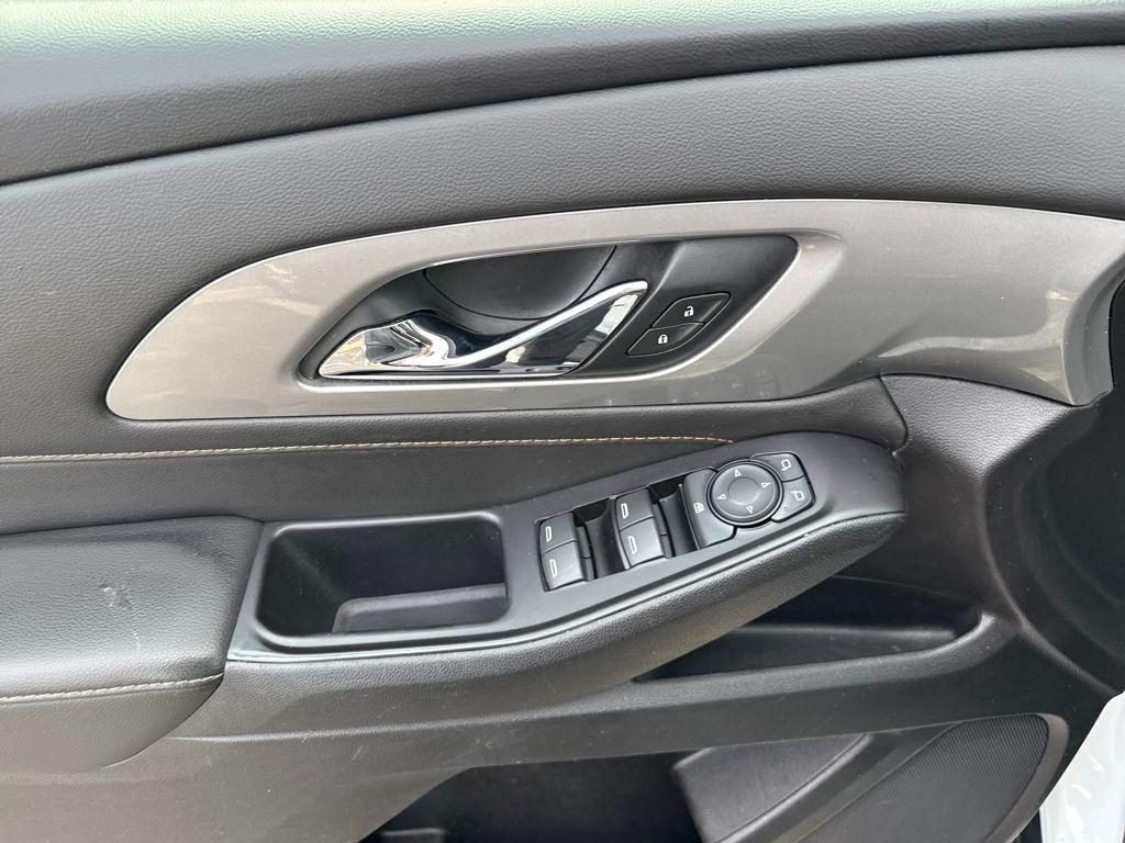 used 2020 Chevrolet Traverse car, priced at $15,613