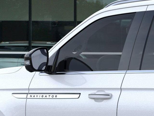 new 2025 Lincoln Navigator car, priced at $104,425