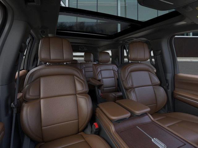 new 2025 Lincoln Navigator car, priced at $104,825