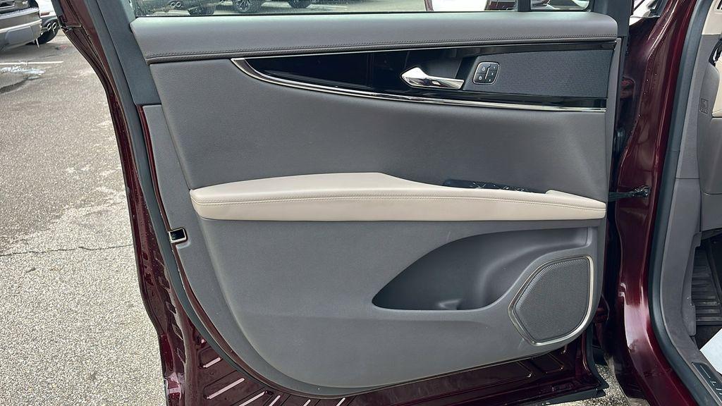 used 2022 Lincoln Nautilus car, priced at $25,419