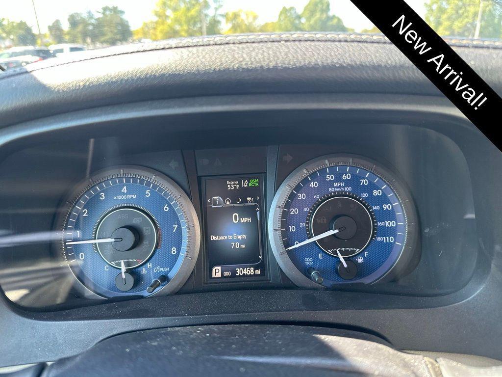 2020 Blizzard Pearl Toyota Sienna