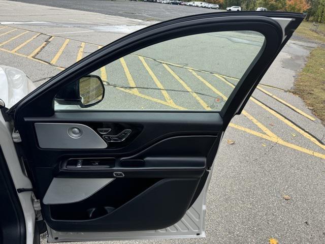 used 2022 Lincoln Aviator car, priced at $33,998