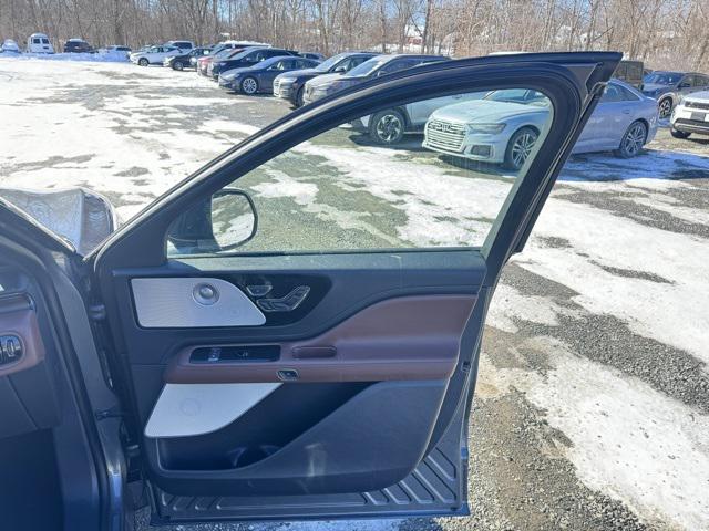 used 2025 Lincoln Aviator car, priced at $55,800