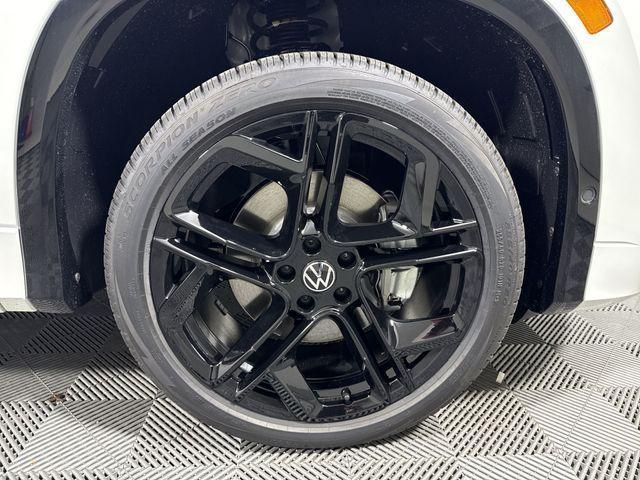 new 2026 Volkswagen Tiguan car, priced at $38,292