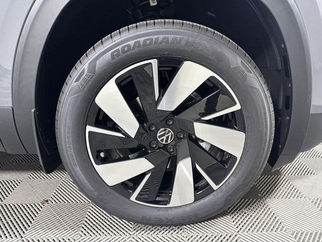 new 2026 Volkswagen Atlas Cross Sport car, priced at $46,217