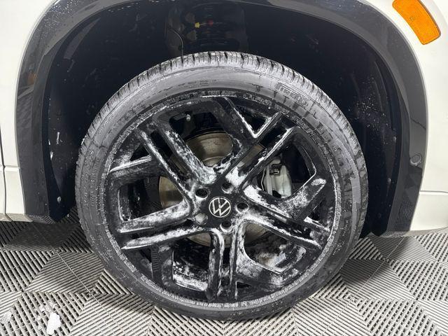 new 2026 Volkswagen Tiguan car, priced at $39,337