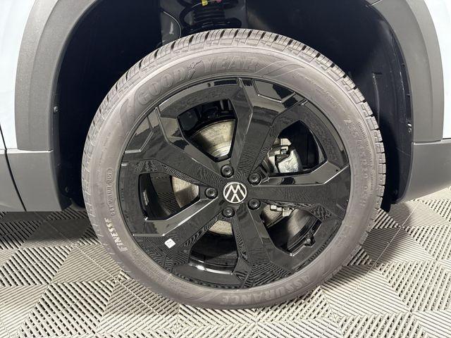 new 2026 Volkswagen Taos car, priced at $39,573