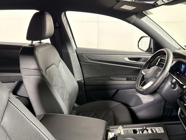 new 2026 Volkswagen Atlas Cross Sport car, priced at $40,412