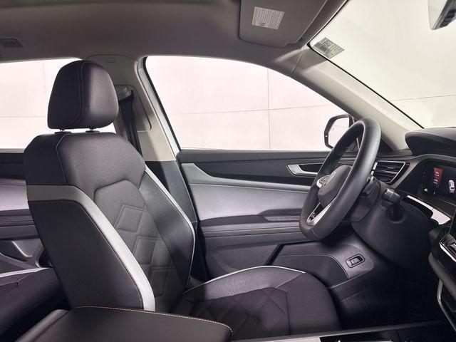 new 2026 Volkswagen Atlas car, priced at $48,652