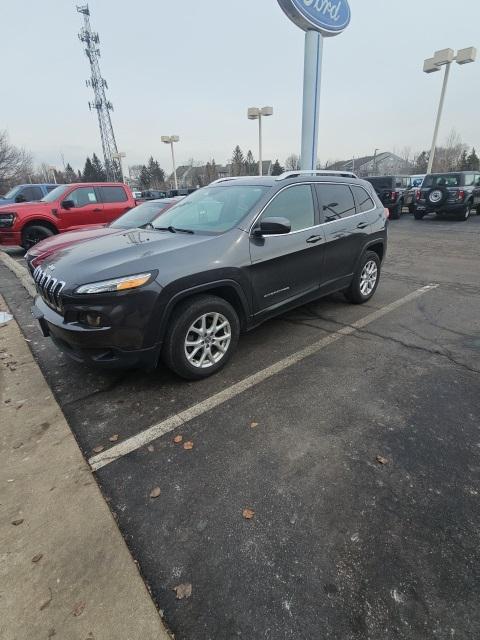 used 2016 Jeep Cherokee car, priced at $12,895