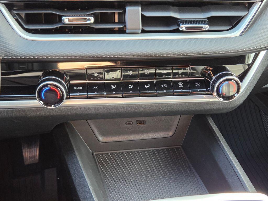 new 2026 Chevrolet Equinox car, priced at $33,365