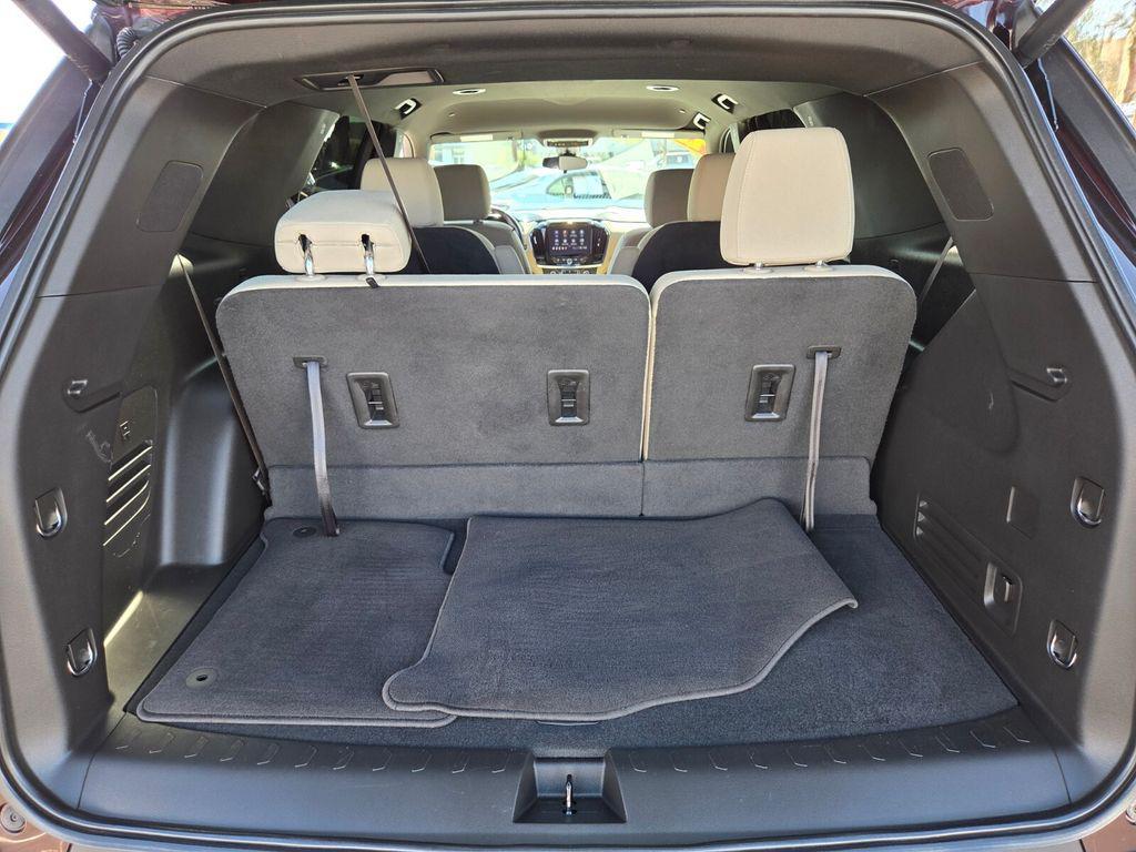used 2022 Chevrolet Traverse car, priced at $28,591