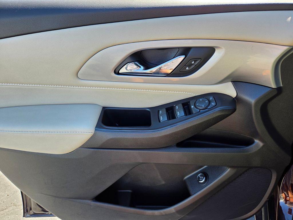 used 2022 Chevrolet Traverse car, priced at $28,591