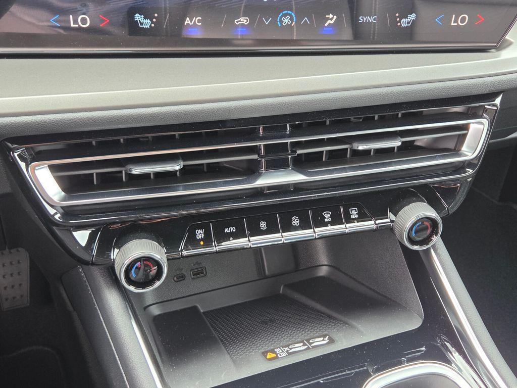 new 2026 Chevrolet Traverse car, priced at $47,945