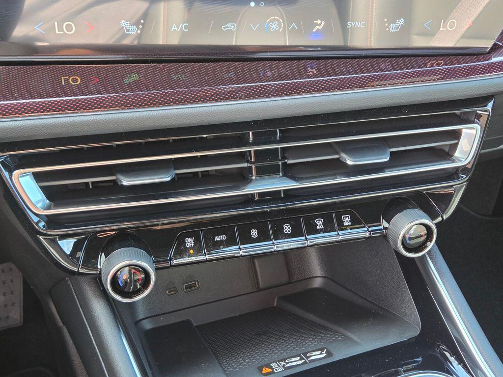 new 2026 Chevrolet Traverse car, priced at $54,220