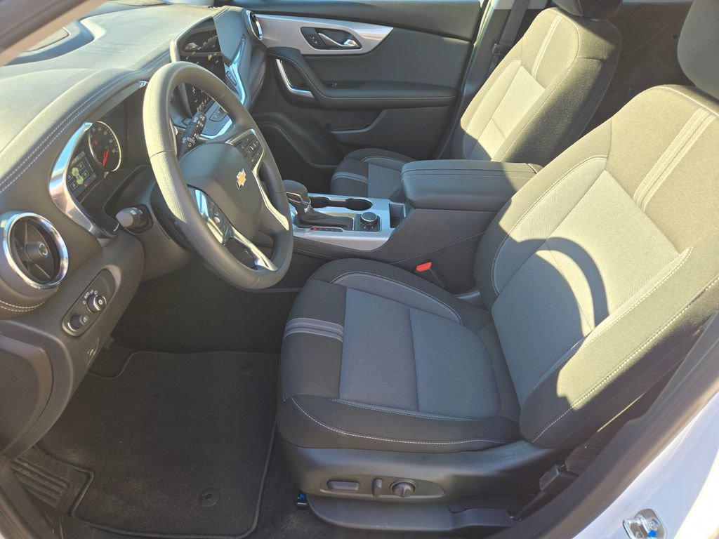 new 2025 Chevrolet Blazer car, priced at $34,915