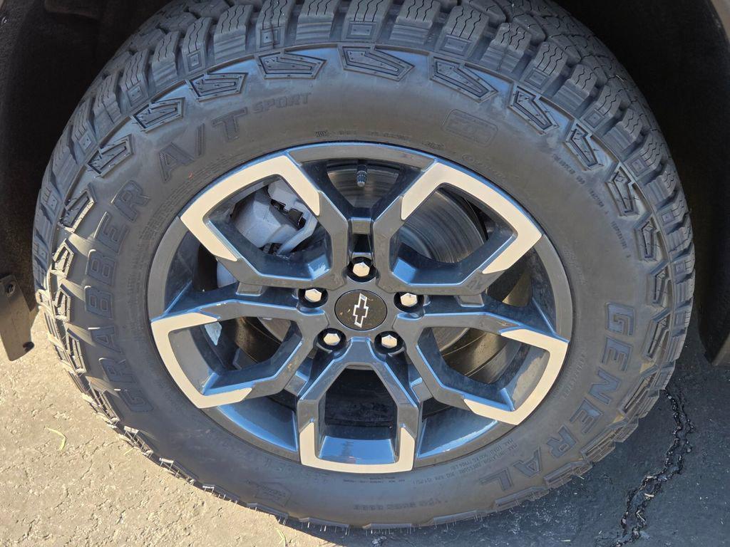 new 2026 Chevrolet Equinox car, priced at $37,260