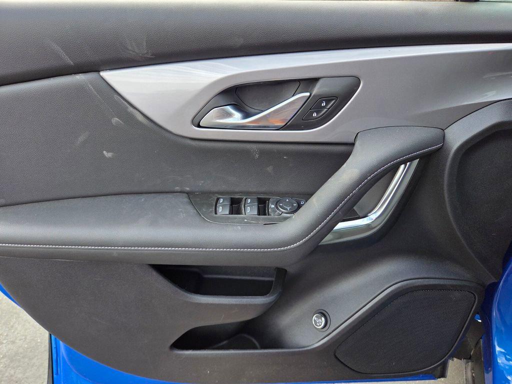 new 2025 Chevrolet Blazer car, priced at $35,270