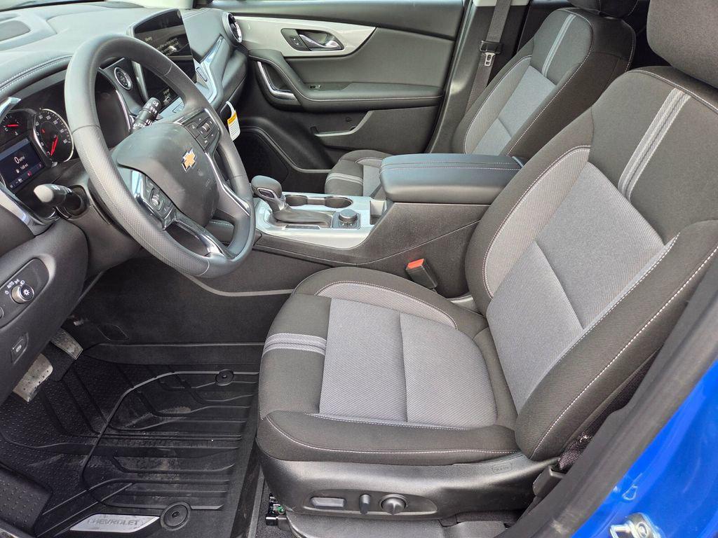 new 2025 Chevrolet Blazer car, priced at $35,270