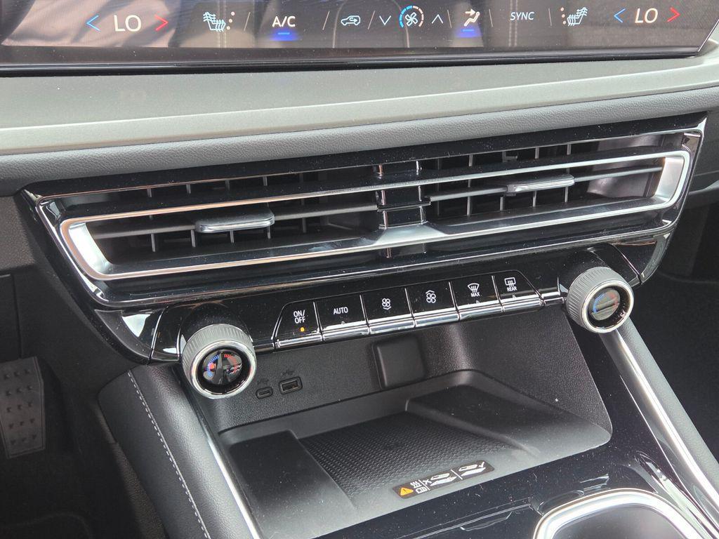 new 2026 Chevrolet Traverse car, priced at $44,265