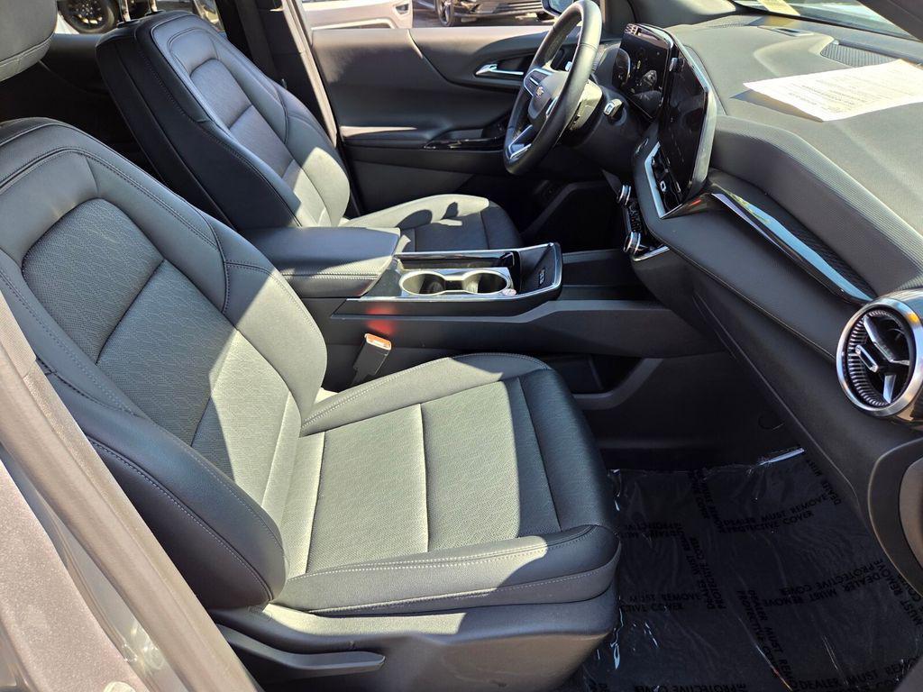 used 2025 Chevrolet Equinox car, priced at $25,091