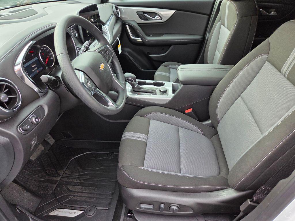 new 2025 Chevrolet Blazer car, priced at $40,300