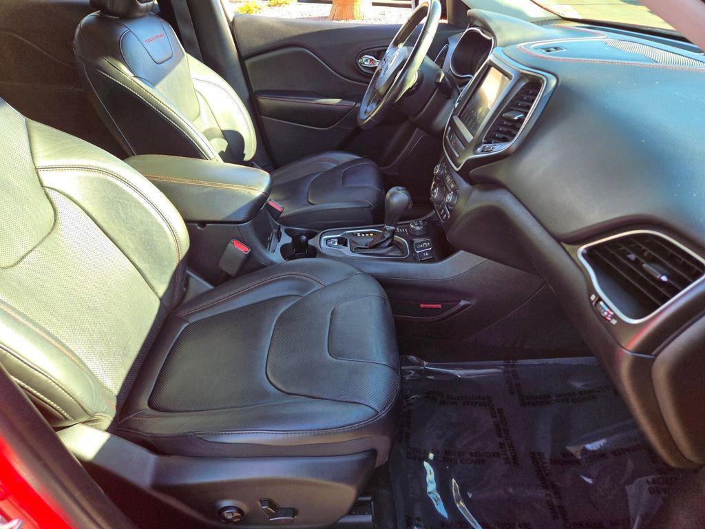 used 2019 Jeep Cherokee car, priced at $18,686