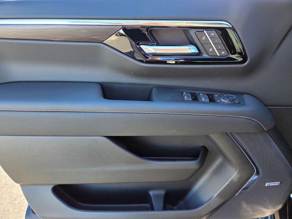 new 2026 Chevrolet Suburban car, priced at $93,170