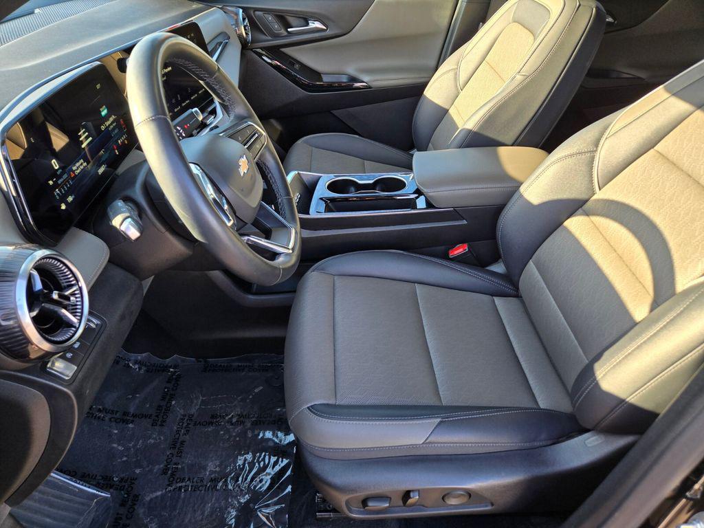 used 2025 Chevrolet Equinox car, priced at $25,491