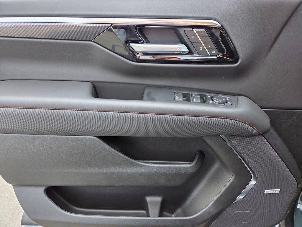 new 2025 Chevrolet Suburban car, priced at $89,741